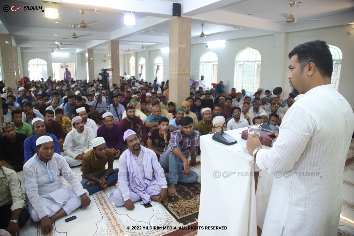 শহীদী জামে মসজিদে জুমা অনুষ্ঠিত